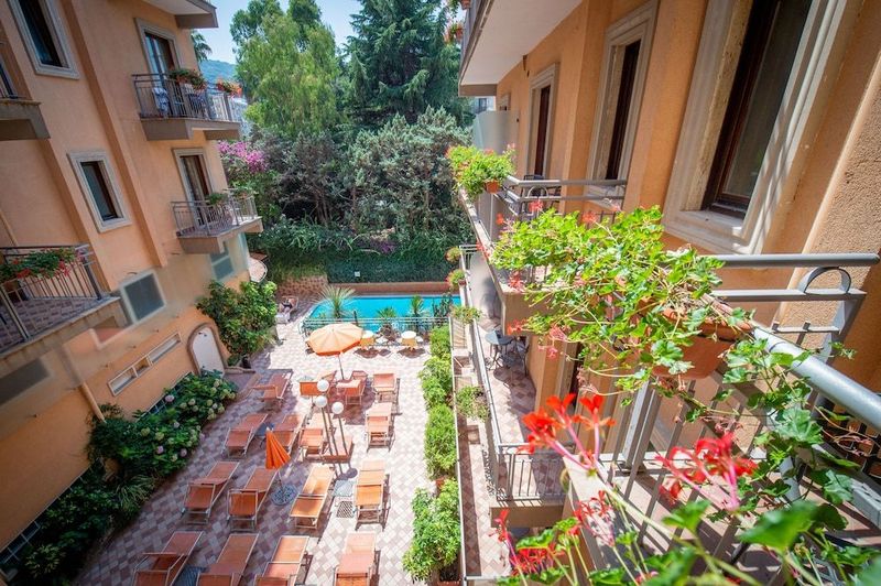 Hotel Michelangelo - Image 2