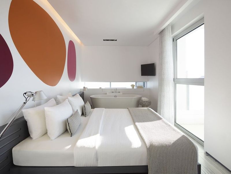 Fresh Hotel - Image 10