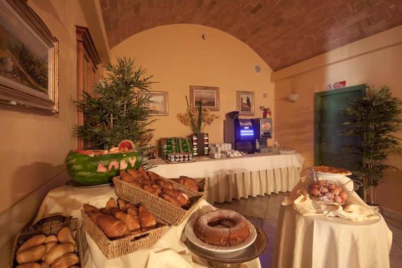 Hotel Chiusarelli - Image 4