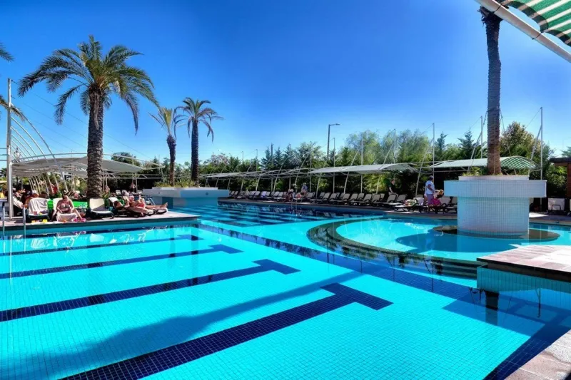 Crystal De Luxe Resort & Spa