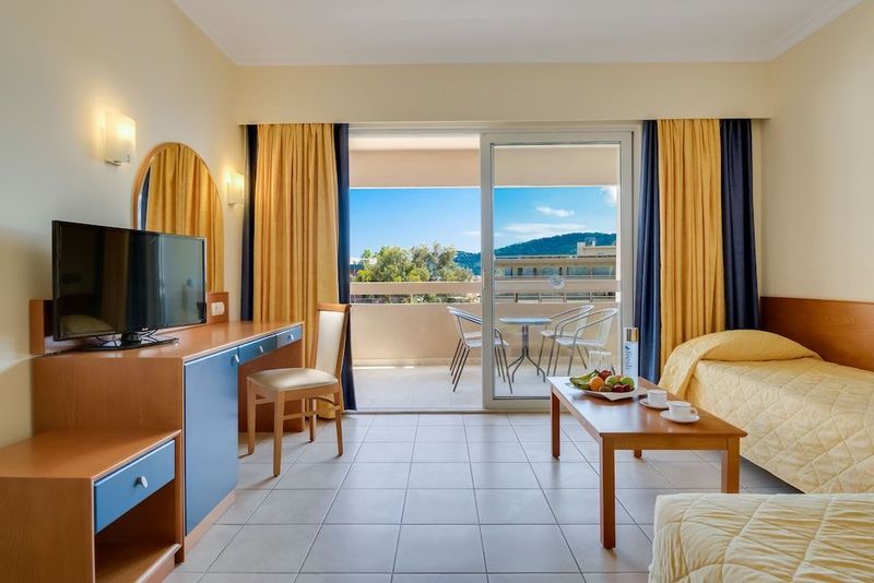 Sun Beach Resort - Image 10