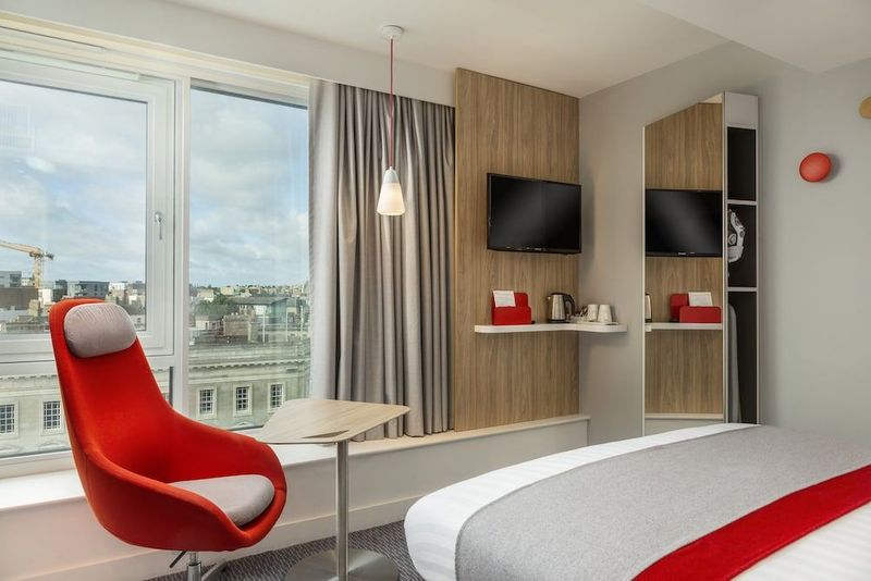 Holiday Inn Express Dublin City Centre - Image 2