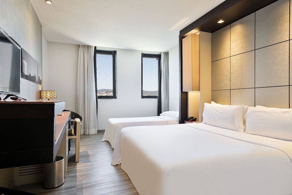 Hotel Barcelona Condal Mar, managed by Melia - Image 3