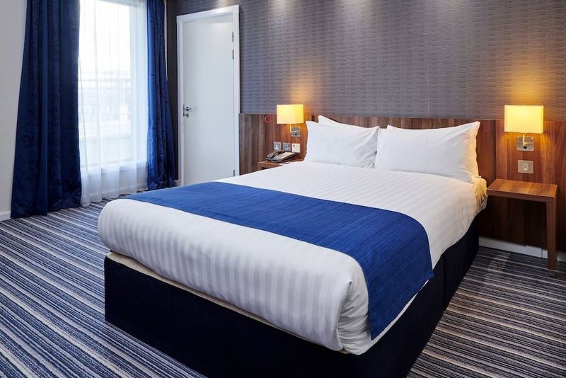 Holiday Inn Express Manchester City Centre - Arena - Image 4