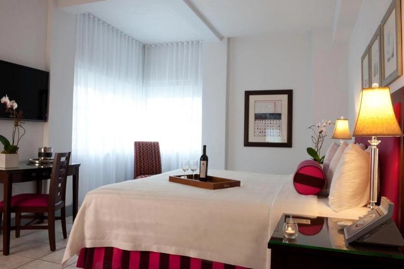 Marseilles Beachfront Hotel - Image 10
