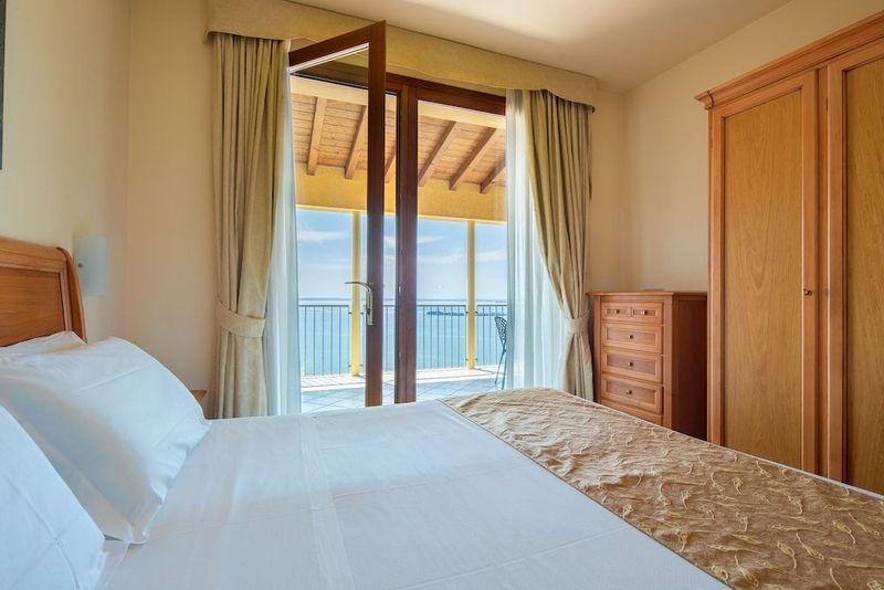 Domina Borgo degli Ulivi Lake Garda - Image 2