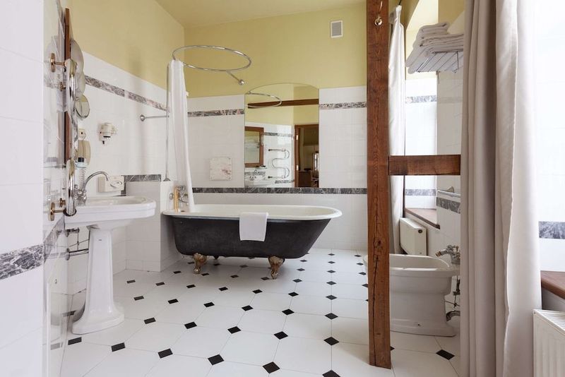 Best Western Santakos Hotel - Image 8