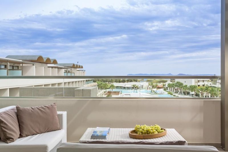Avra Imperial Beach Resort & SPA - Image 3