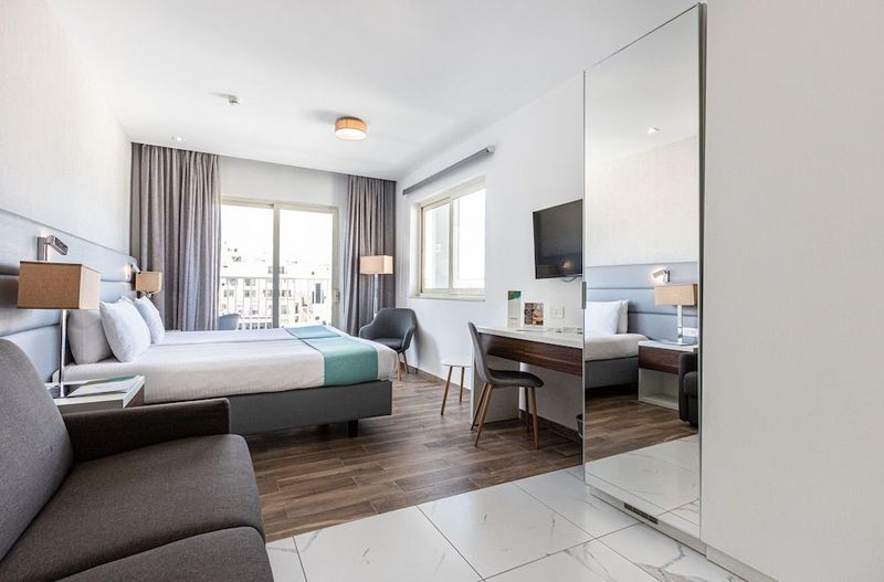 Solana Hotel & Spa - Image 4