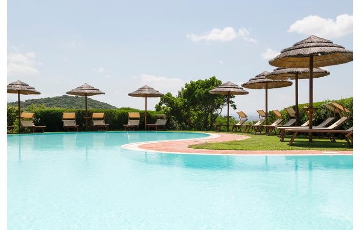 Hôtel Aldiola Country Resort är ett Hotell med pool i Sant’Antonio di Gallura
