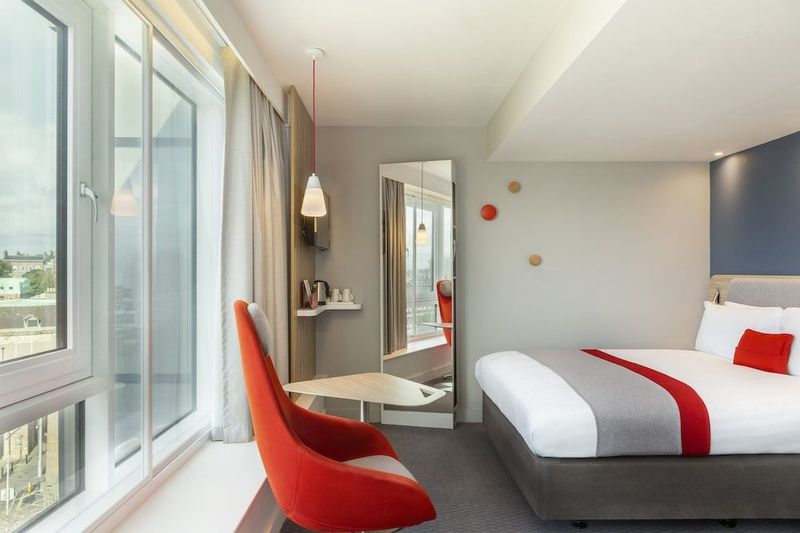 Holiday Inn Express Dublin City Centre - Image 9
