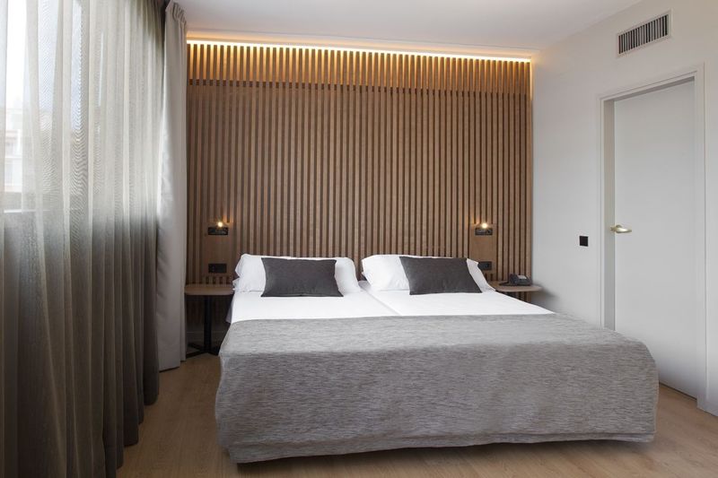 Atenea Barcelona Aparthotel - Image 5