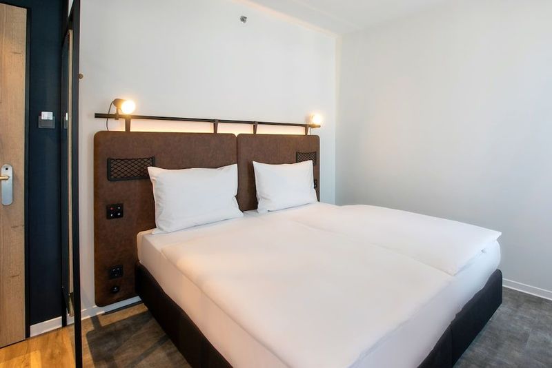H2 Hotel Budapest - Image 10
