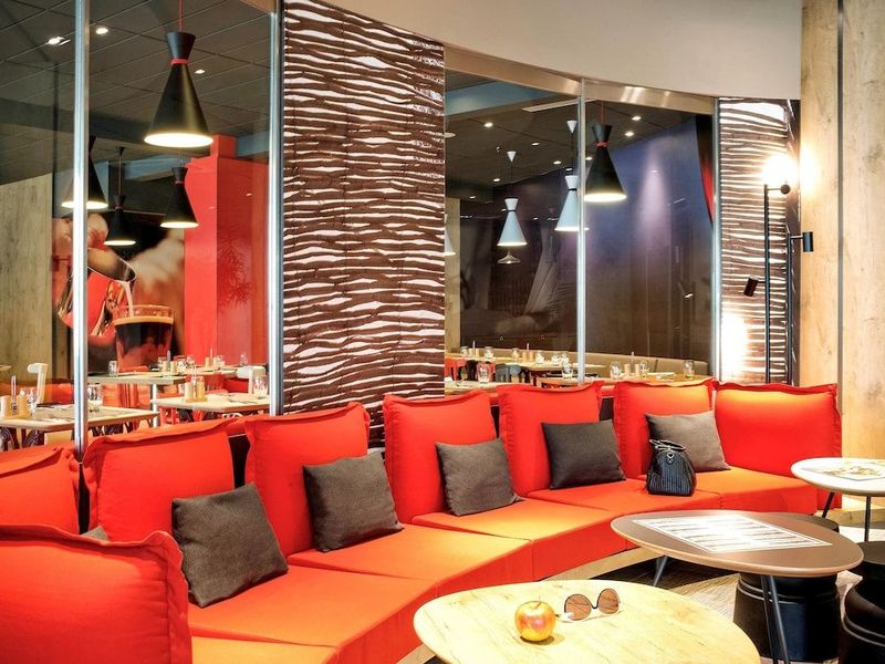 Hotel Ibis Warszawa Stare Miasto - Image 10