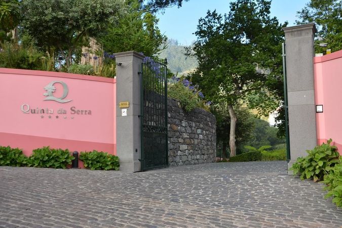 Hotel i Câmara de Lobos, Hotel Quinta da Serra