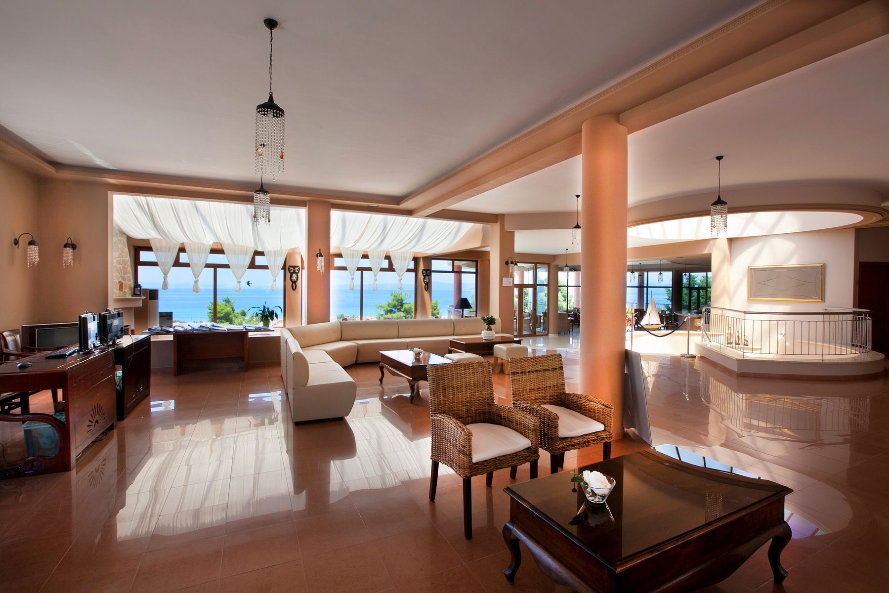 Alia Palace Luxury Hotel & Villas - Image 6