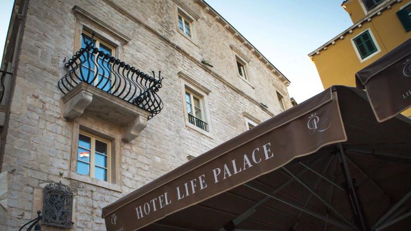 Heritage Hotel Life Palace - Image 5