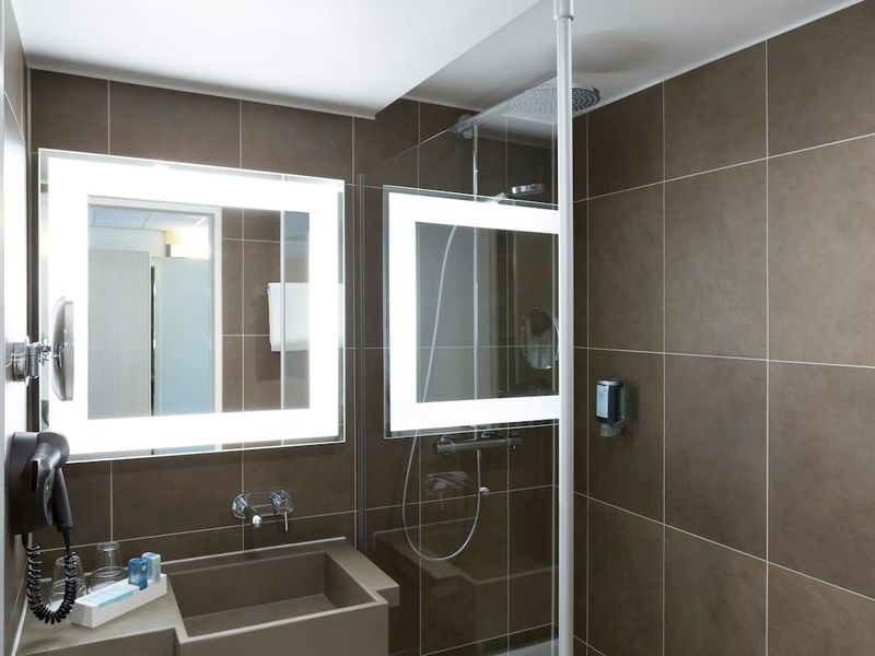 Novotel Berlin Mitte - Image 10