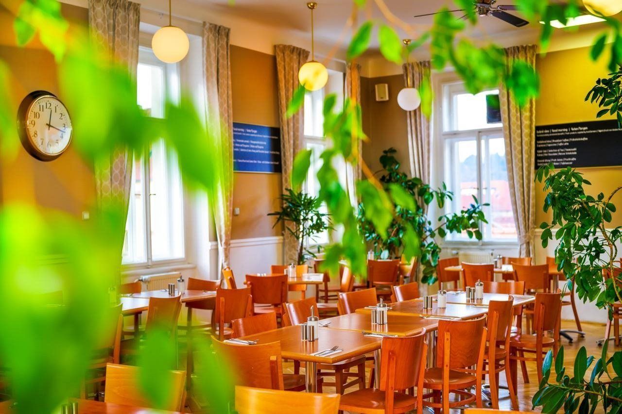 Metropolitan Old Town Hotel - Image 6