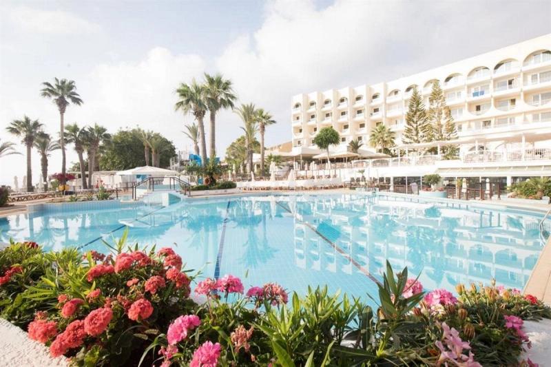 The Golden Coast Beach Hotel - Image 8