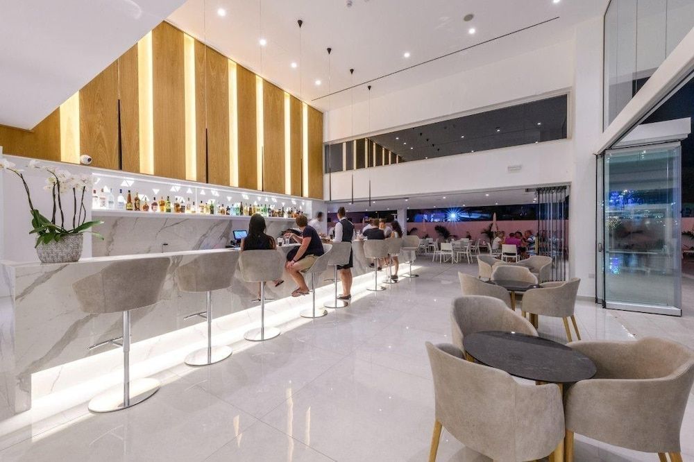 Tasia Maris Seasons Hotel - Image 7