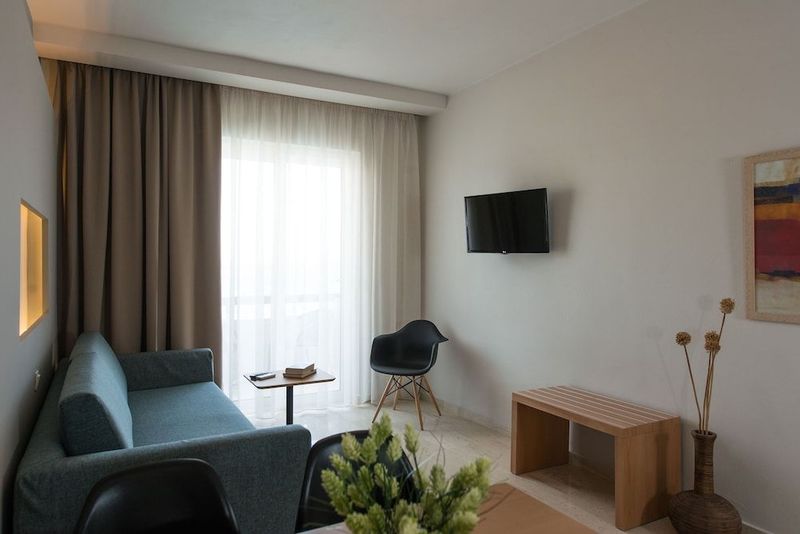 Corinna Mare Suites & Studios - Image 10