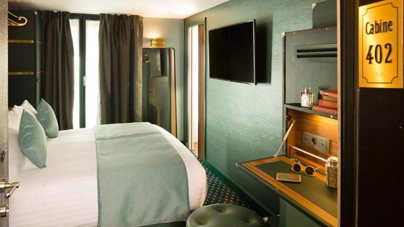 Whistler Hotel - Image 5