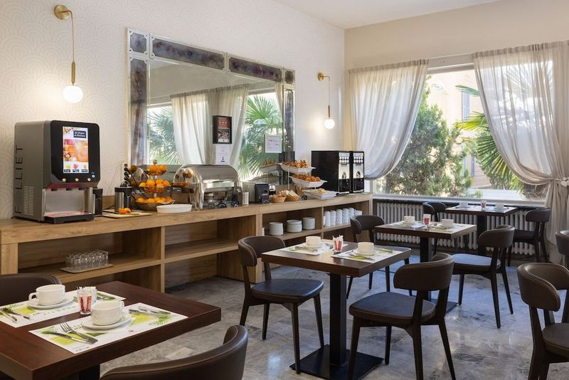 Hotel Locarno - Image 7