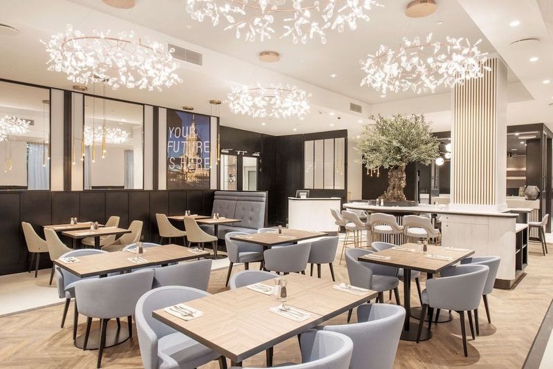 Radisson Collection Hotel Warsaw - Image 9