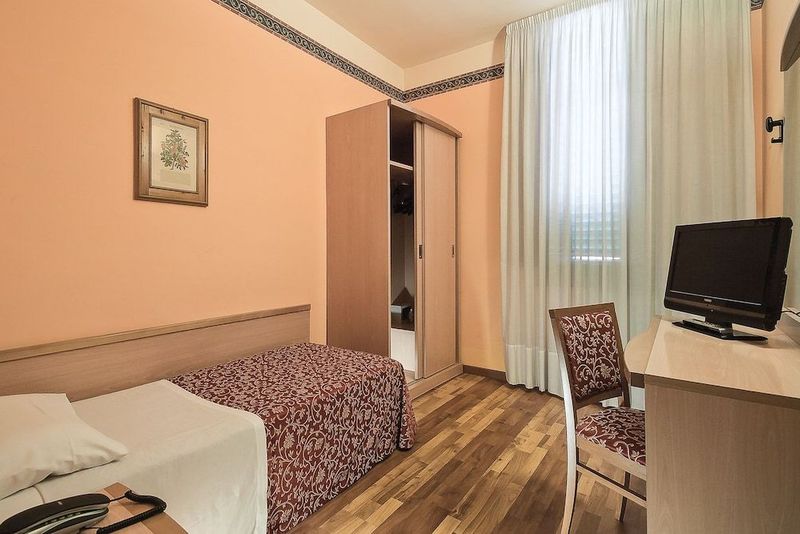 Hotel Boston - Image 10