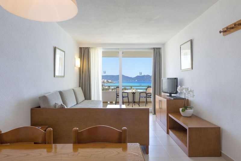 Hipotels Mercedes Aparthotel - Image 9