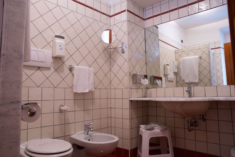 Hotel La Luna - Image 7