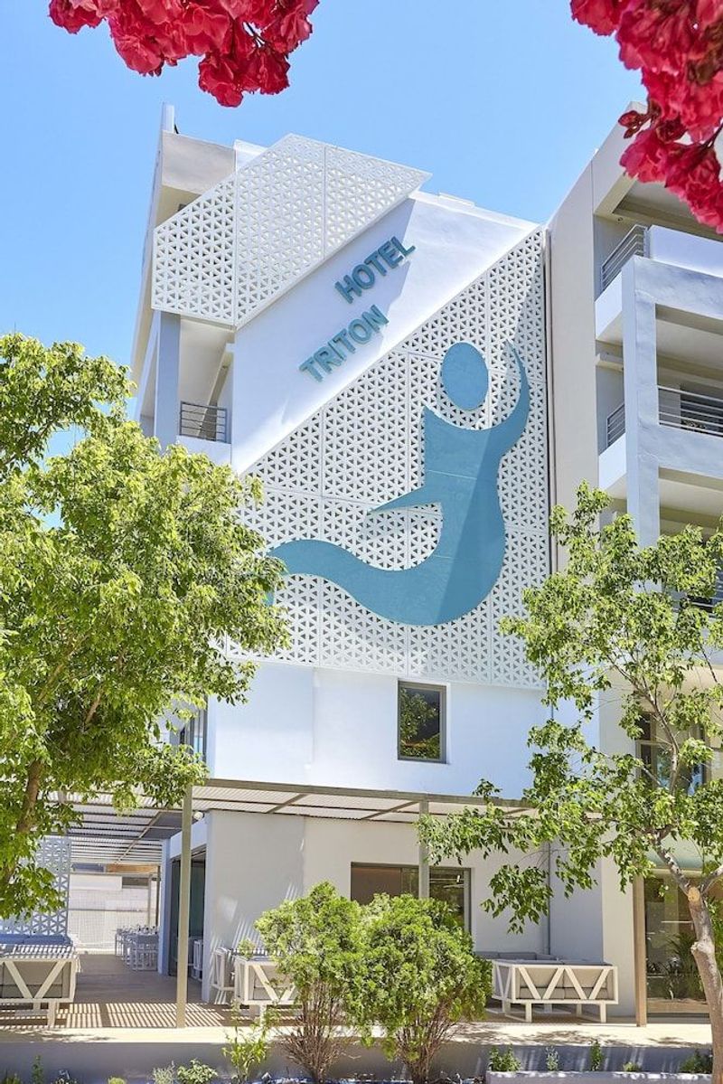 Triton Boutique Hotel - Image 10