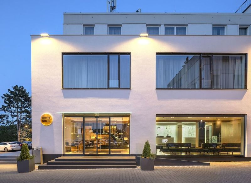 Hotel Golf - Image 1