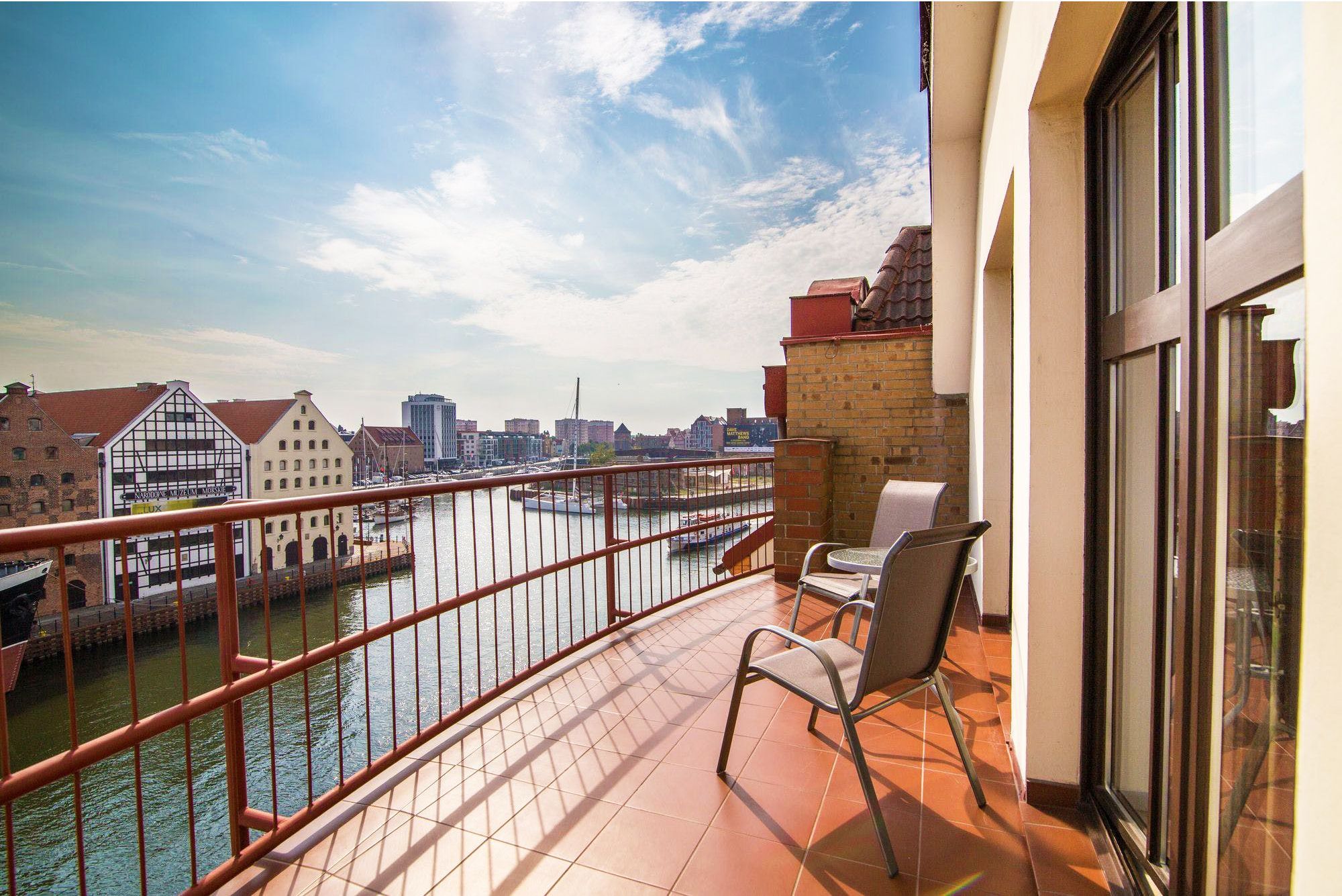 Hanza Hotel - Image 1