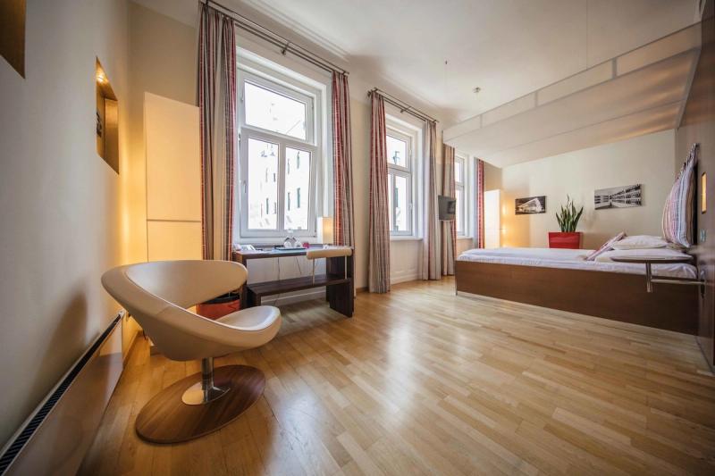 Hotel Rathaus Wein & Design - Image 5