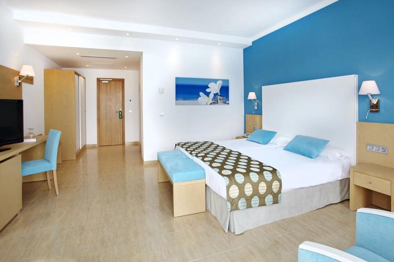 Universal Hotel Marques - Image 7