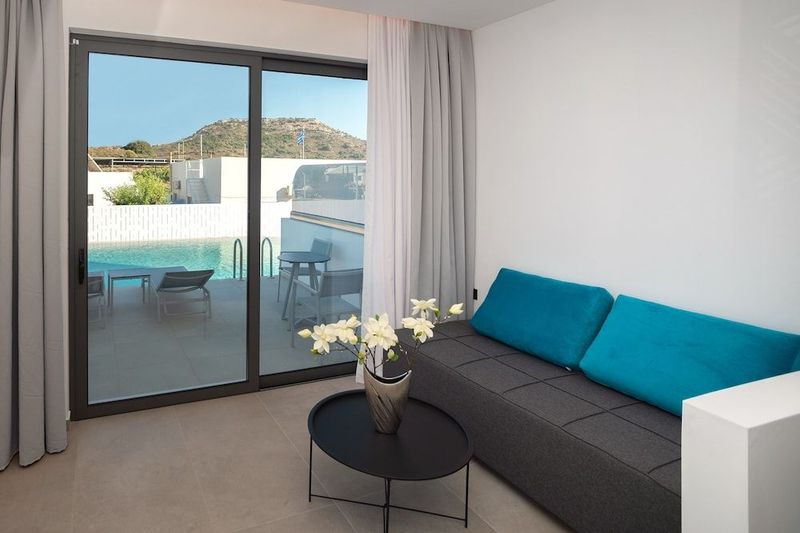 Zoes Hotel - Image 5