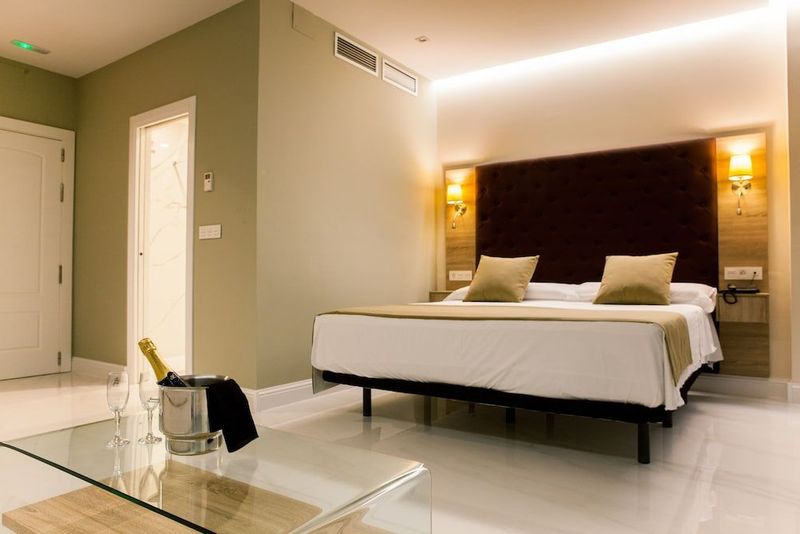 Hotel Los Arcos - Image 6