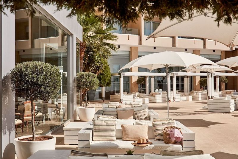 Grecian Park Hotel - Image 4