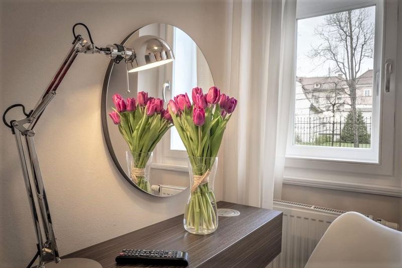 Pytloun Kampa Garden Hotel Prague - Image 10