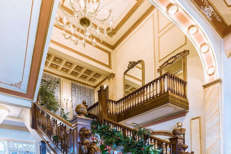 Hotel Regina Palace - Image 10
