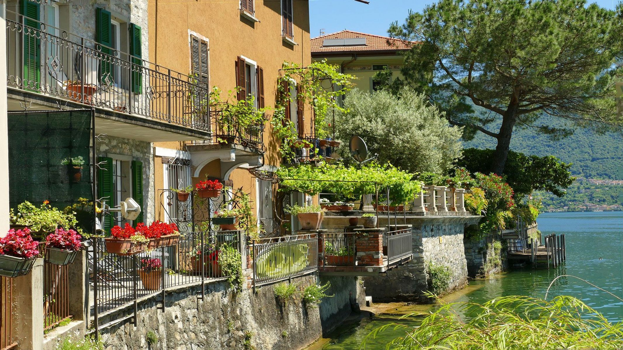 Resor till Gravedona, Lombardiet, Comosjön, Italien