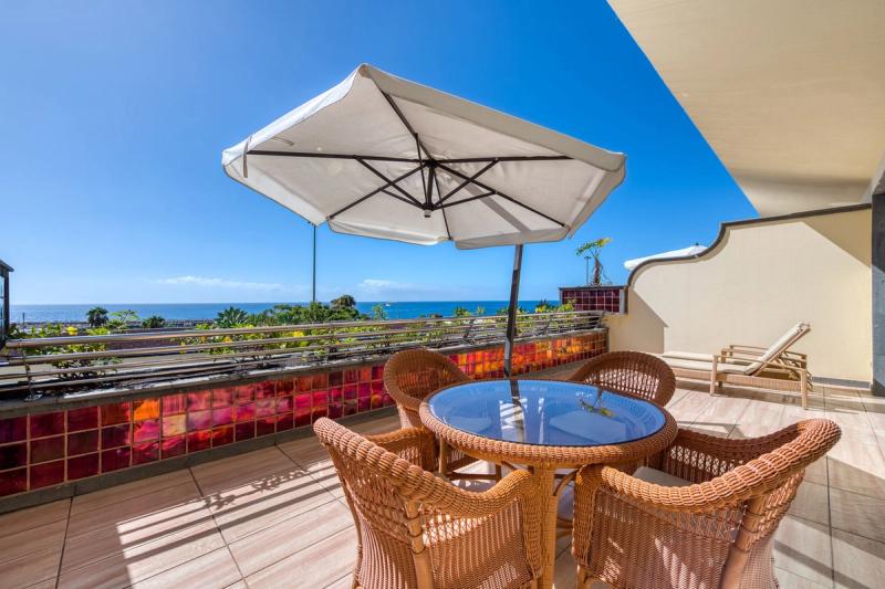 Holiday Club Playa Amadores - Image 1