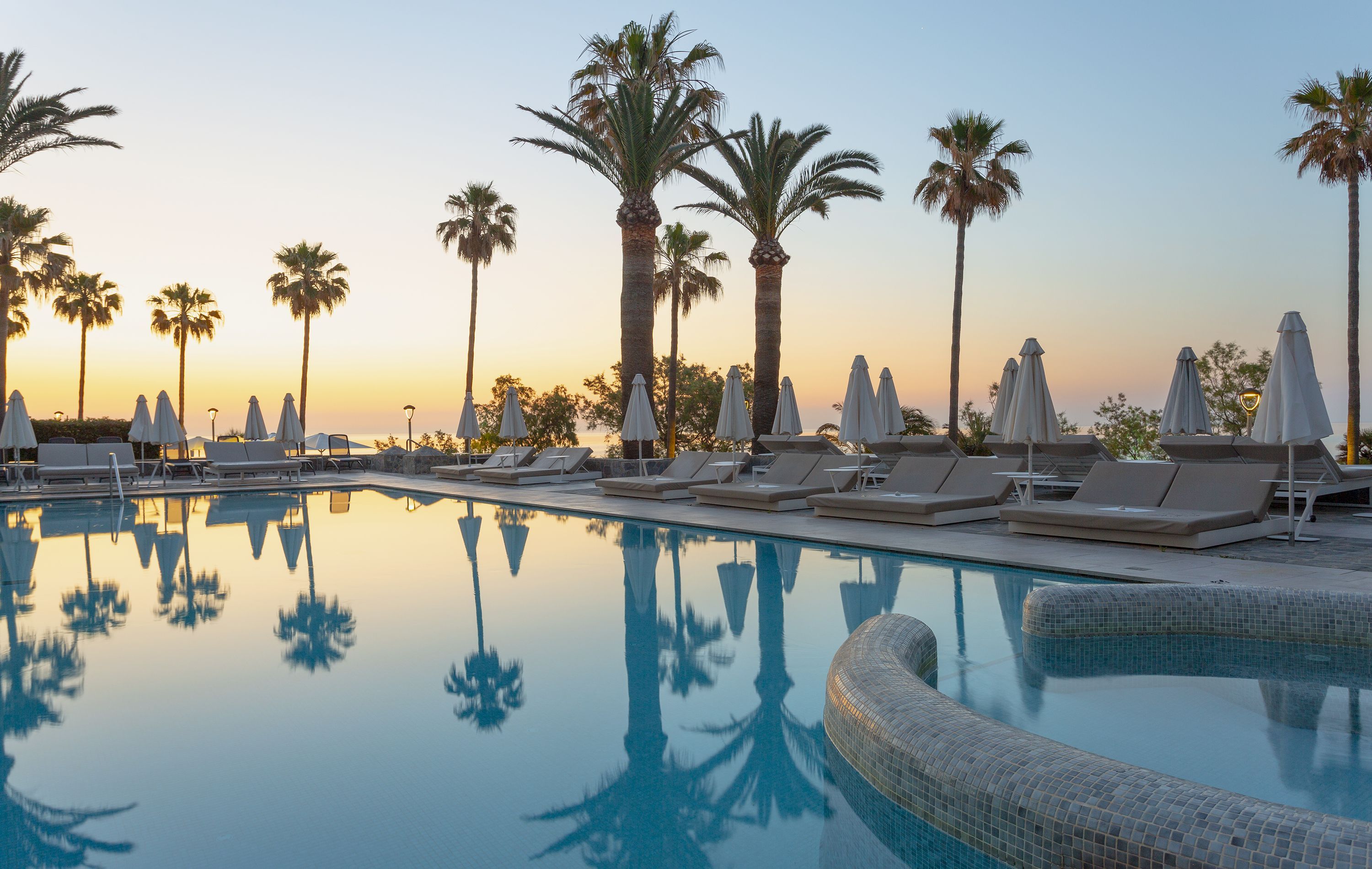 Marins Suites Hotel - Image 4