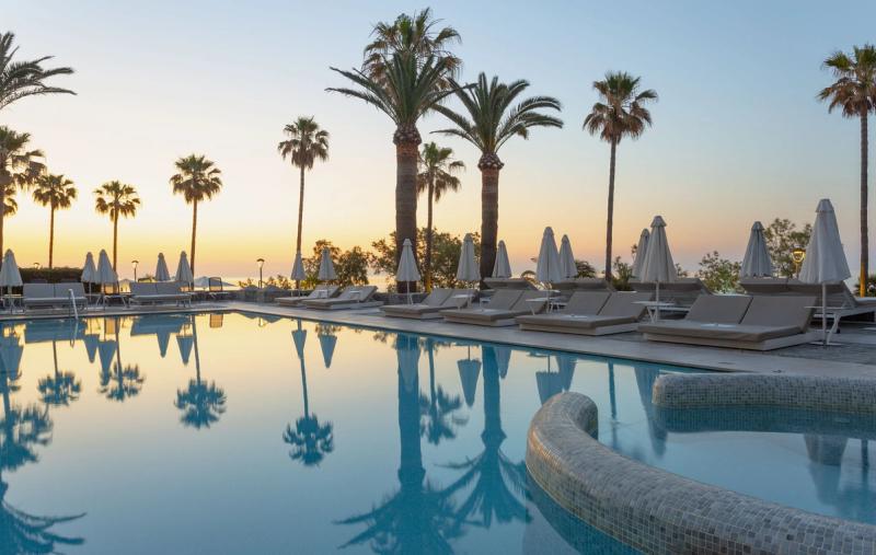 Marins Suites Hotel - Image 4