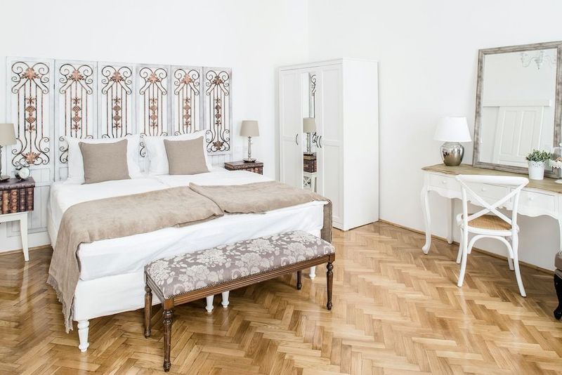 House Beletage - Image 4