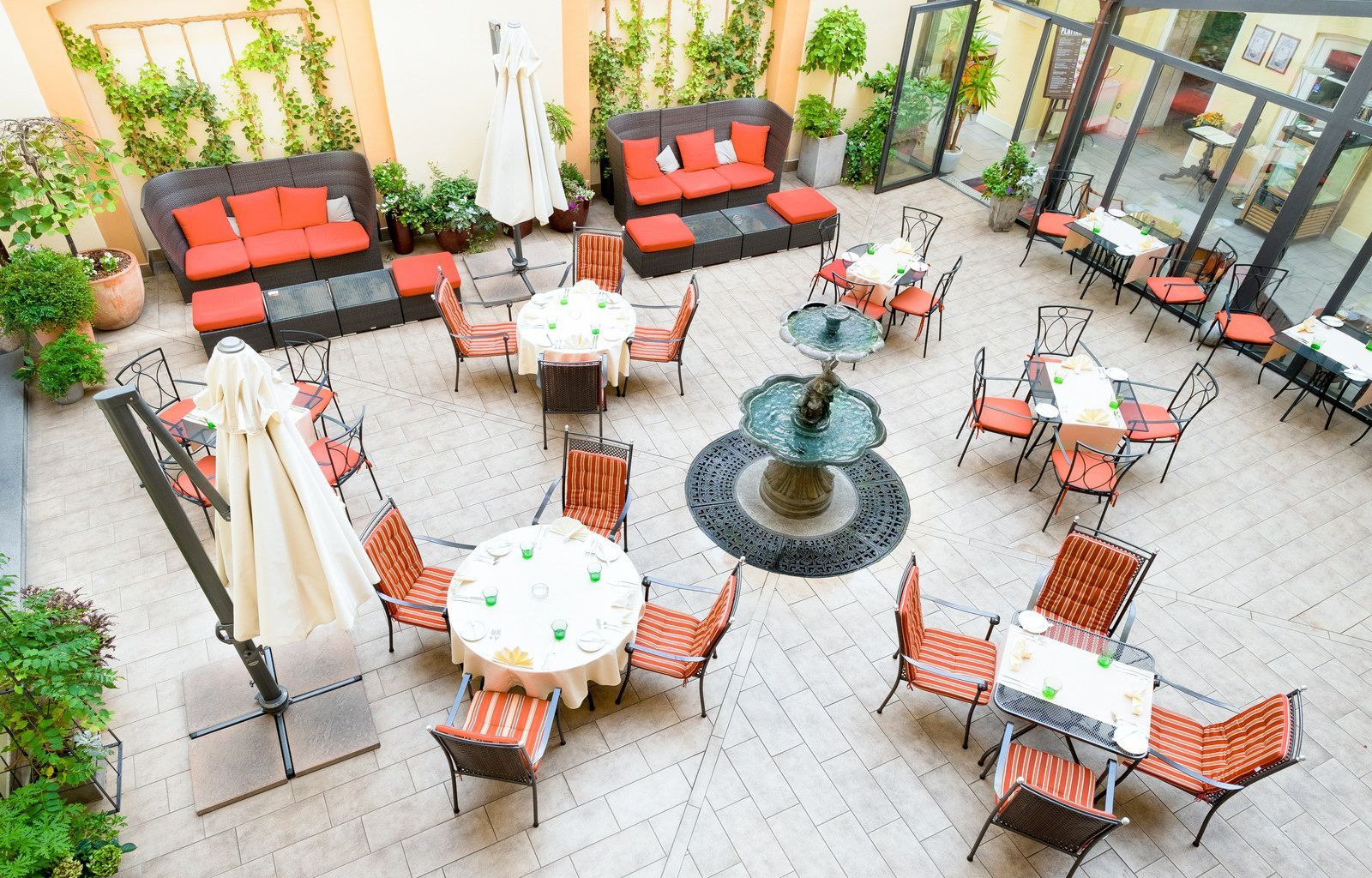 Hotel Leonardo & Bookquet - Image 9