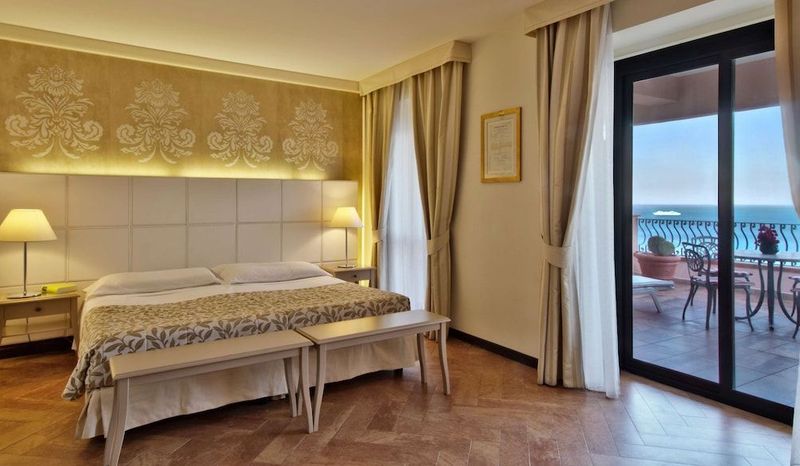 Baia Taormina Hotel - Image 8