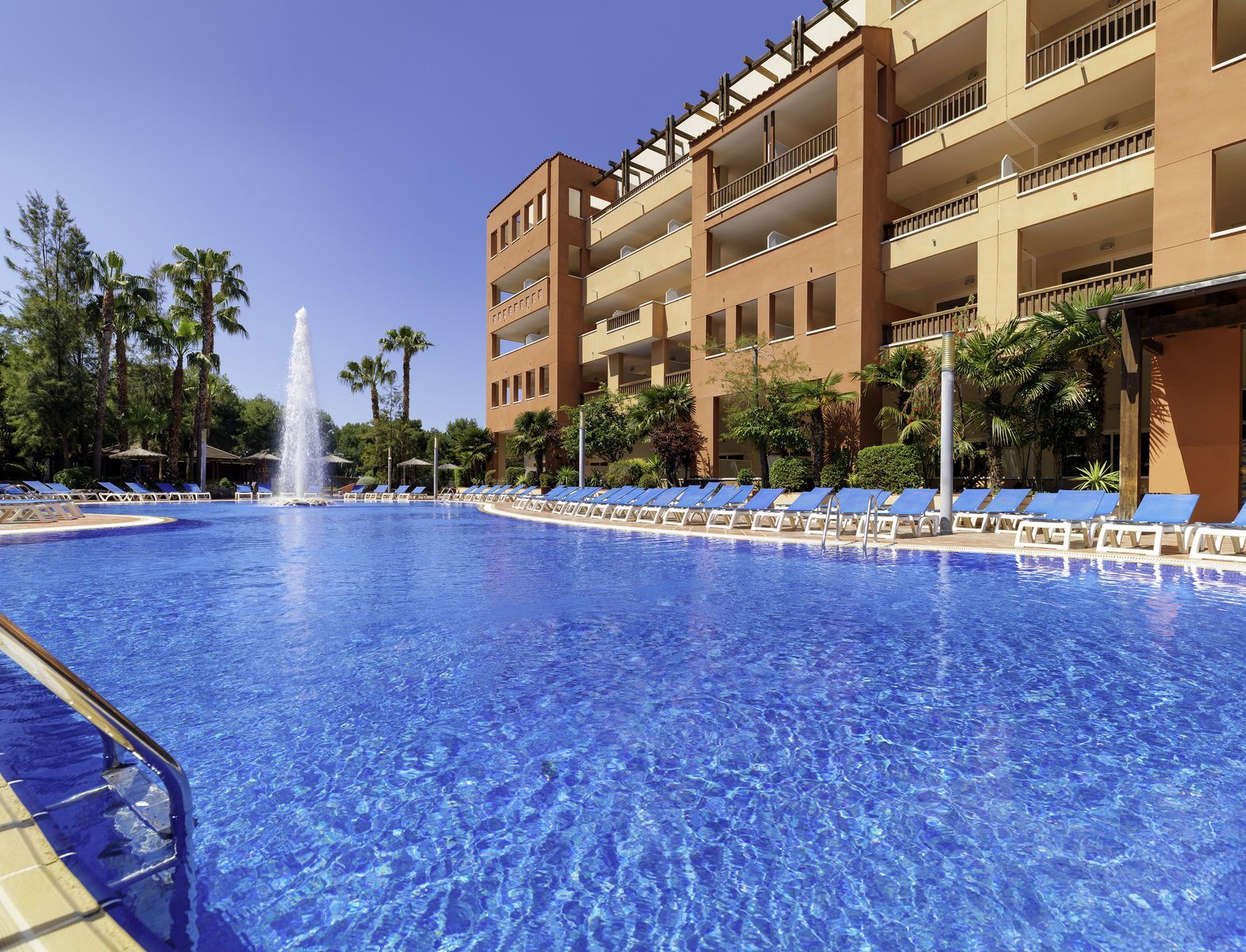 H10 Mediterranean Village - Image 4